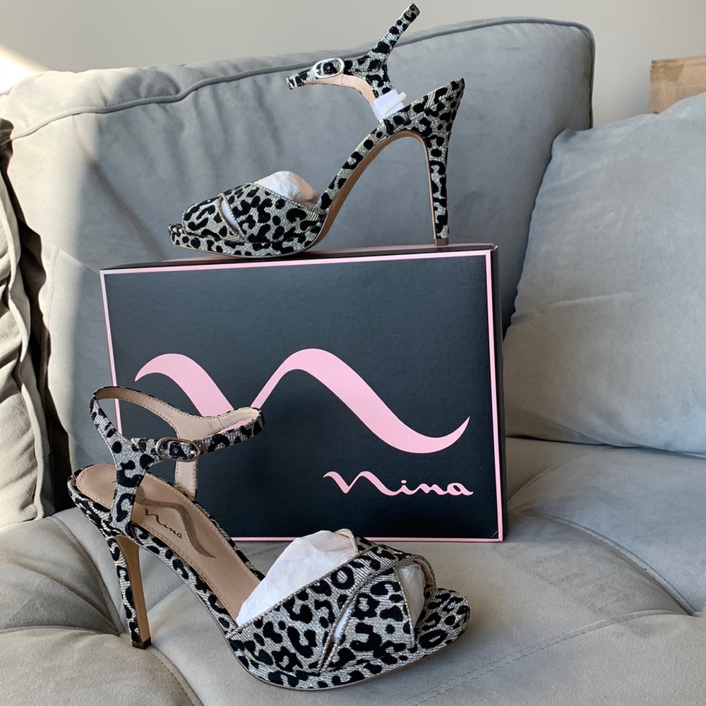 NWB Nina champagne gold leopard print straps heels.